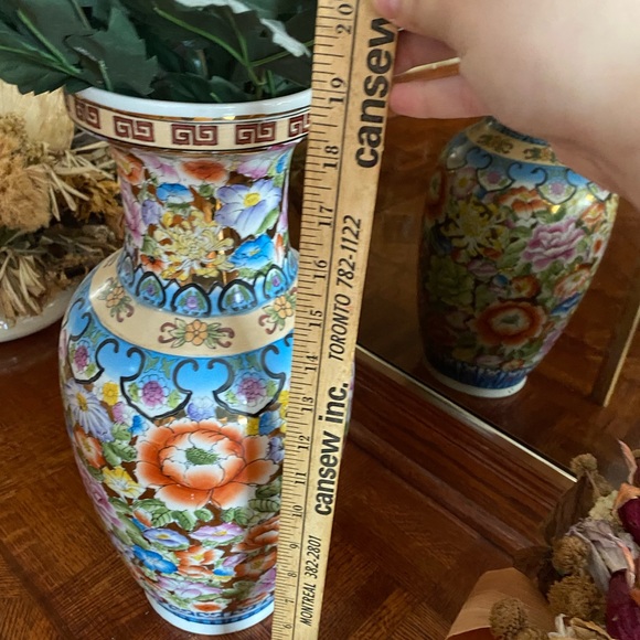 Vintage Style Large Vase - Picture 3 of 3